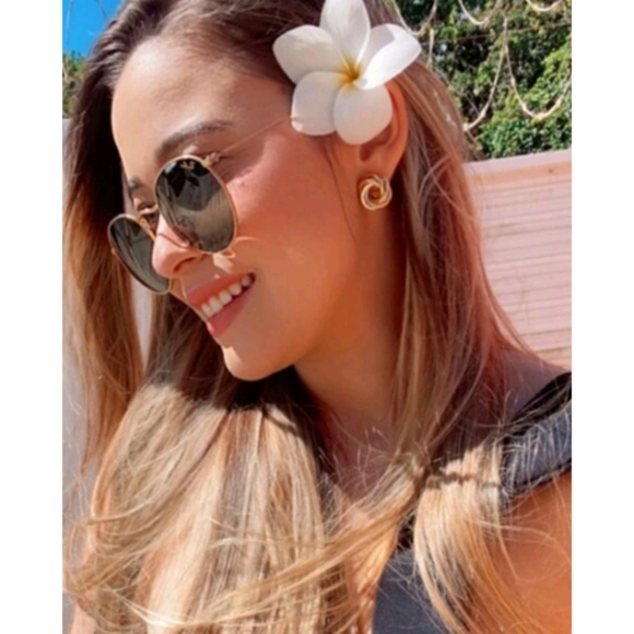 Anthropologie Classy Chanel Rope Gold Stud Earrings - Picture 4 of 5